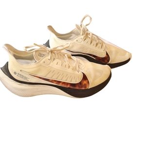 Nike Zoom Gravity running shoes Women’s 9.5